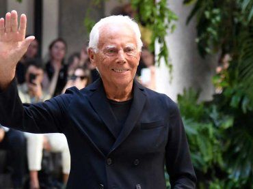 Giorgio Armani se la spassa a Formentera in compagnia di…