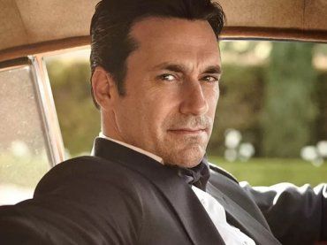 Jon Hamm ce l’ha troppo grosso: panico sul set di MAD MEN
