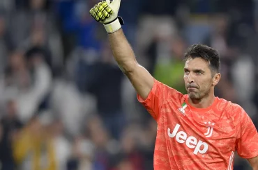 Gianluigi Buffon in mutande prima di Lazio-Juventus  – VIDEO e FOTO