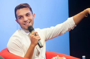 Marco Carta, primo bacio social al fidanzato – la foto