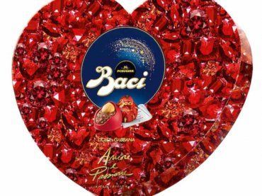 Baci Perugina, anche i baci queer nello spot Dolce e Gabbana limited edition