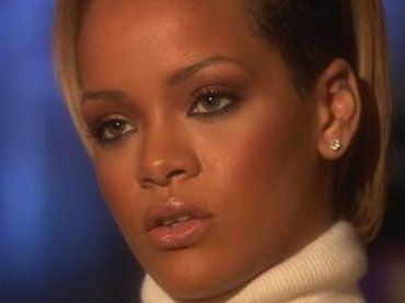 Priscila Beatrice, la sosia brasiliana di Rihanna che va in giro con il pancione (finto) e viene scambiata per la cantante – VIDEO