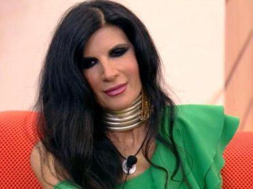 Pamela Prati lancia il remix Que te la Pongo – il video ufficiale