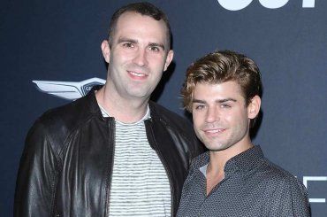 Garrett Clayton e Blake Knight festeggiano 12 anni di amore, la dolcissima dichiarazione
