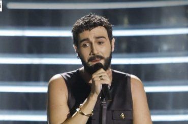 Tale e Quale Show, Lorenzo Licitra è Marco Mengoni con Due Vite – VIDEO