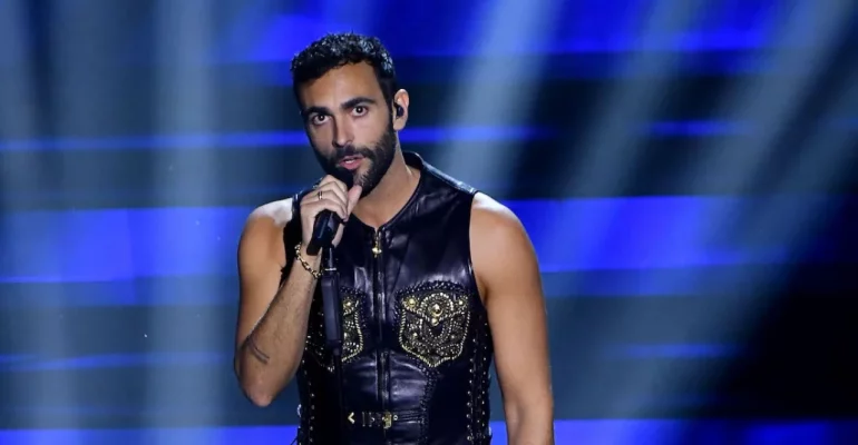 Eurovision 2023, Marco Mengoni e Mahmood di nuovo insieme dopo lo storico vecchio selfie