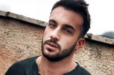 Andreas Muller gnocco in mutande, le foto social