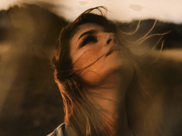 Emma Marrone, il singolo INIZIAMO DALLA FINE è un’altra carta vincente. Il video