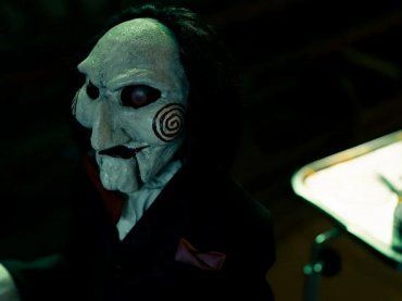 SAW X, il nuovo trailer italiano del sequel horror che segna il ritorno di Tobin Bell