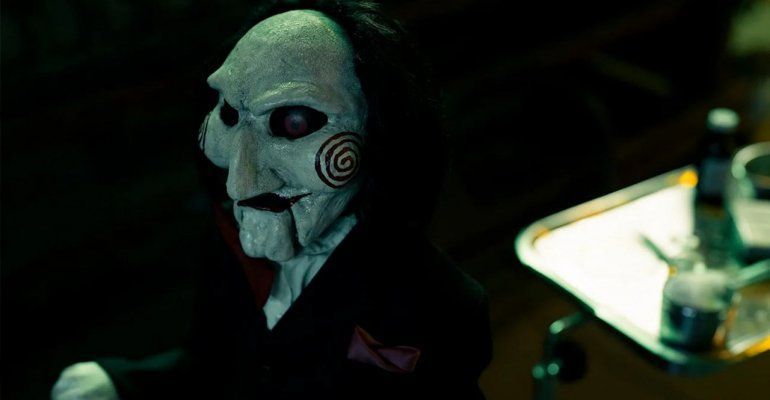 SAW X, il nuovo trailer italiano del sequel horror che segna il ritorno di Tobin Bell