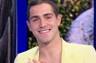 Tommaso Zorzi mostra i muscoli sui social, le foto