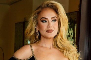 Adele confessa tutto durante un concerto: “Ero un’alcolista”
