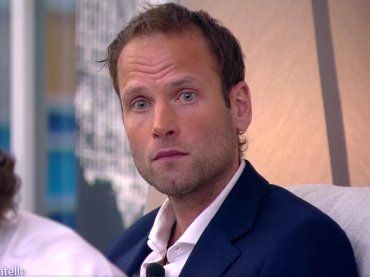 Grande Fratello, Alex smentito in diretta: la perplessità di Mughini e Buonamici