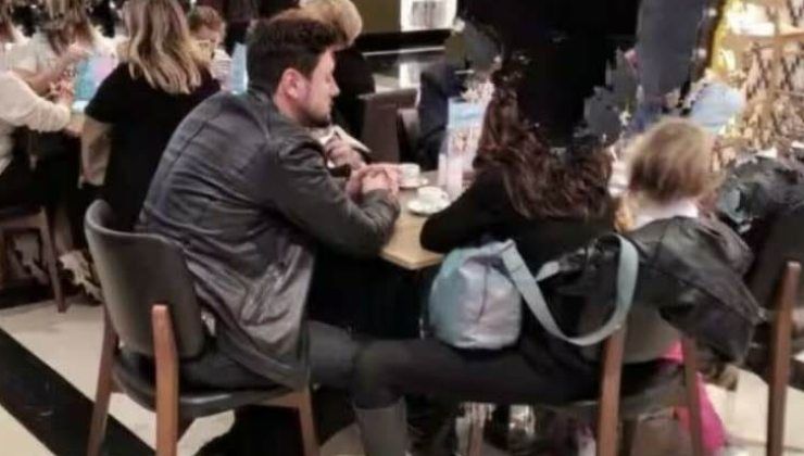 Andrea Giambruno paparazzato al Centro commerciale Andrea Giambruno paparazzato al Centro commerciale