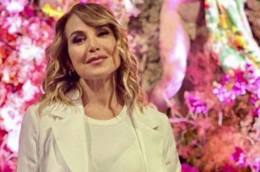 Barbara D’Urso stupisce i fan: tesse le lodi del figlio e posa con l’ex compagno