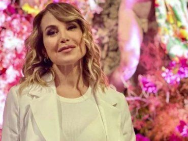 Barbara D’Urso stupisce i fan: tesse le lodi del figlio e posa con l’ex compagno