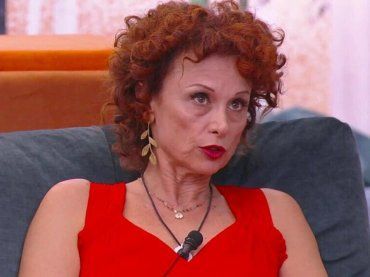 Beatrice Luzzi senza freni sul padre di Heidi: scoppia la polemica al GF
