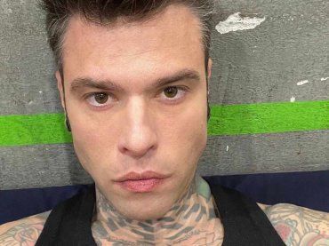 Fedez risponde alle parole di Selvaggia Lucarelli: “Narcisista patologico”