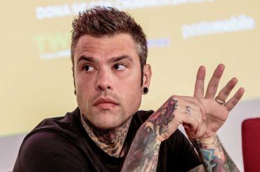 Fedez, l’iniziativa sul bonus psicologo entusiasma i social: “Raccolta firme per stanziamento fondi”