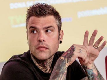 Fedez, l’iniziativa sul bonus psicologo entusiasma i social: “Raccolta firme per stanziamento fondi”