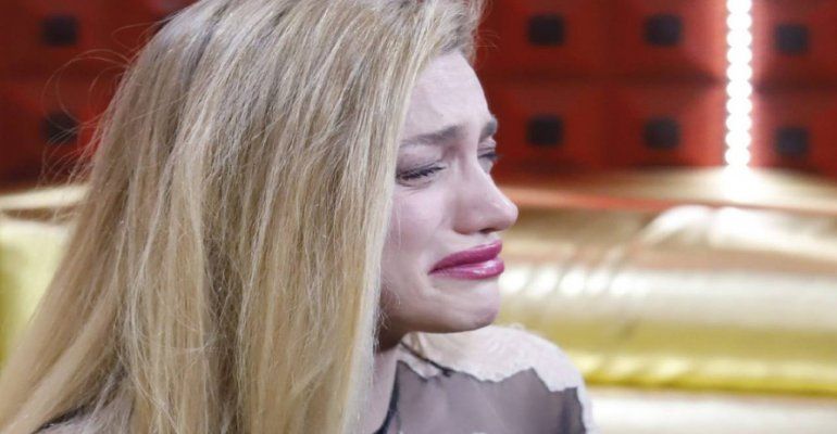 Grande Fratello, Heidi Baci abbandona la casa