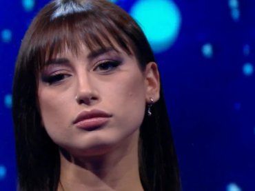 GF, Letizia Petris in lacrime. Il fidanzato: “Devo metabolizzare la situazione”