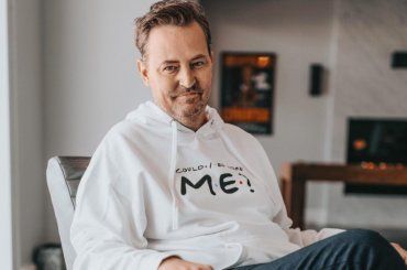 È morto Matthew Perry di Friends, l’attore aveva 54 anni