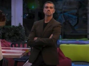 Grande Fratello, scatta l’ira di Varrese verso Grecia a fine puntata