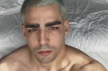 Omar Ayuso di Elite in mutande, è pacco social