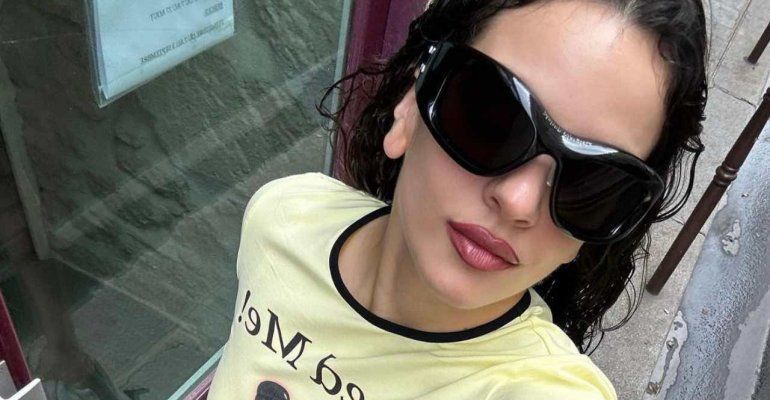 Rosalia e Jeremy Allen White sono davvero una coppia? Ecco la verità
