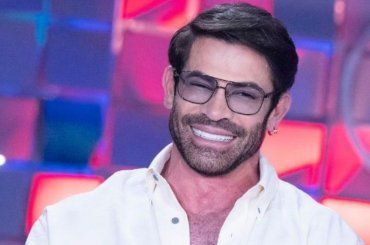 Uomini e Donne, Gianni Sperti rivela chi è il suo nuovo innamorato