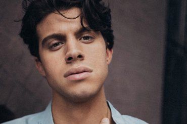 Andrew Matarazzo di Teen Wolf e Jane the Virgin chiappe all’aria, la foto social