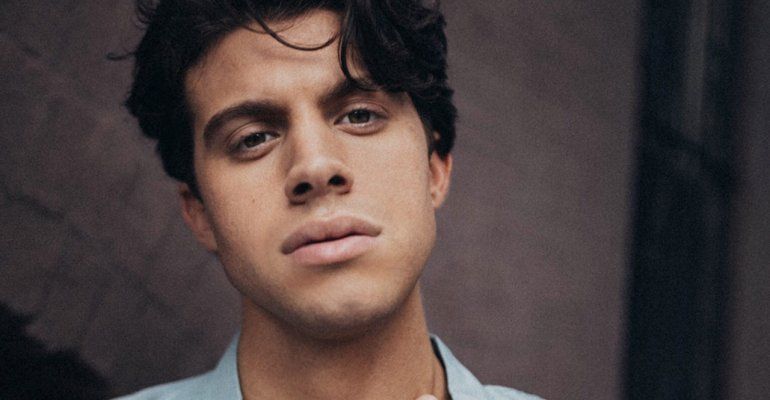 Andrew Matarazzo di Teen Wolf e Jane the Virgin chiappe all’aria, la foto social