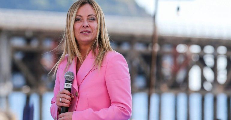 Rai Meloni è un disastro, l’Auditel è una sentenza e loro resuscitano Flavio Briatore con The Apprentice