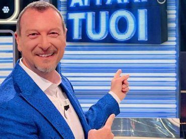 Amadeus è inarrestabile, nuova sfida per il conduttore | Ecco la location per “L’anno che verrà”