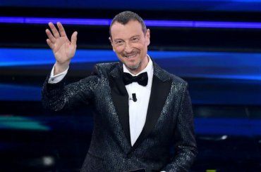 Sanremo 2024, Amadeus il presentatore dai guadagni stellari: la cifra
