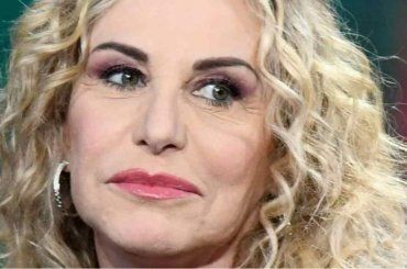 Antonella Clerici e le cure mediche alternative: “Un calvario. A momenti ci lasciavo la pelle”