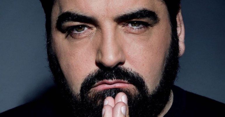 Antonino Cannavacciuolo è pazzo di lei, cosa penserà la moglie? E’ una passione travolgente