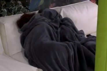 Grande Fratello: arriva: nuovo bacio nella notte tra Beatrice Giuseppe