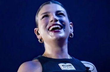 Emma Marrone è in tour e lascia la scelta ai follower. Qual è la migliore delle tre?