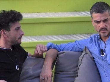 Grande Fratello, confronto tra Massimiliano e Garibaldi su Beatrice: “Ti infastidisce?”