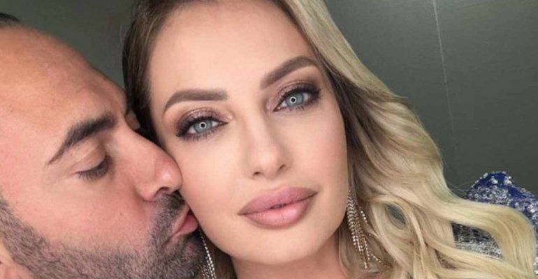 Manila Nazzaro in total black infiamma Instagram: “Brilli anche in bianco e nero”