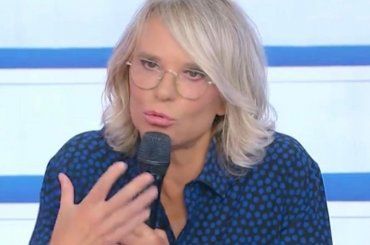 “E’ stato difficile”, Maria De Filippi e l’aneddoto su Sanremo | Non riusciva proprio a farlo