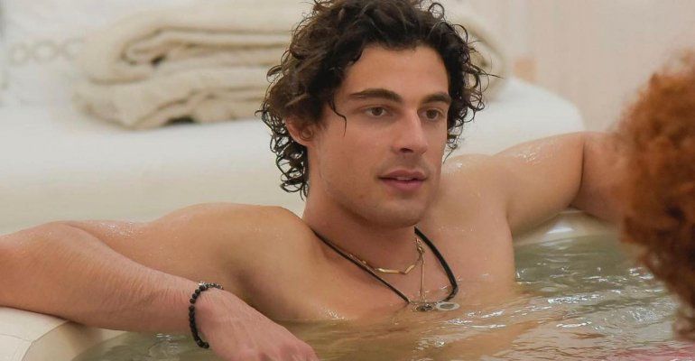 Grande Fratello: Vittorio Menozzi piange e Anita spiega la sua teoria