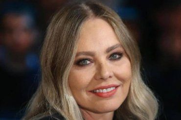 Ornella Muti , il ballo sensuale con una lei.. una lei famosa VIDEO