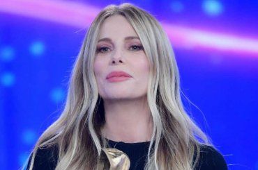 Alessia Marcuzzi manda in subbuglio i fan, spunta il commento ironico “Non è geloso De Martino?”