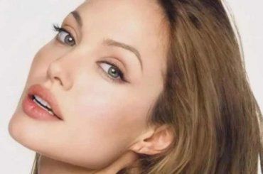 Cosa succede ad Angelina Jolie? Pianti e dispiaceri per l’attrice di Hollywood