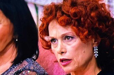 “Anita fa una cosa in bagno”, la rivelazione piccante di Beatrice Luzzi: gieffini sorpresi