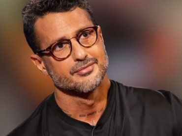 Fabrizio Corona perde la testa per “lei”, è bellissima e la fa vedere a tutti