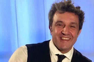 Flavio Insinna il dettaglio della sua vita che non ha mai reso pubblico, il motivo dietro questa “scelta”